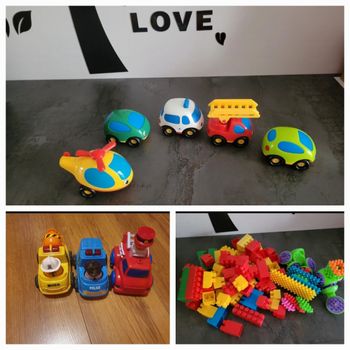 Lot divers voitures et legos