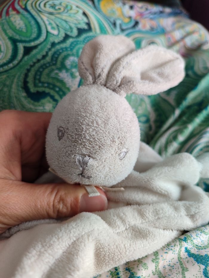 doudou lapin perle kaloo blanc gris K noeud 2013 Plat Carré Volute DD003194 - photo numéro 4