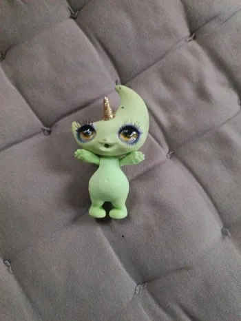 Figurine Moonie Poopsie 11 cm
