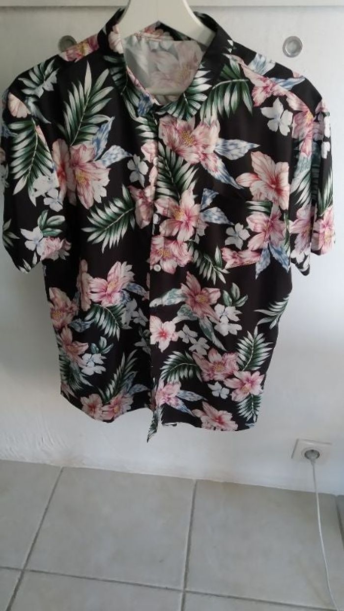 Chemise fleurie