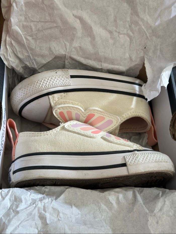 Chaussures bebe taille 19 - photo numéro 2