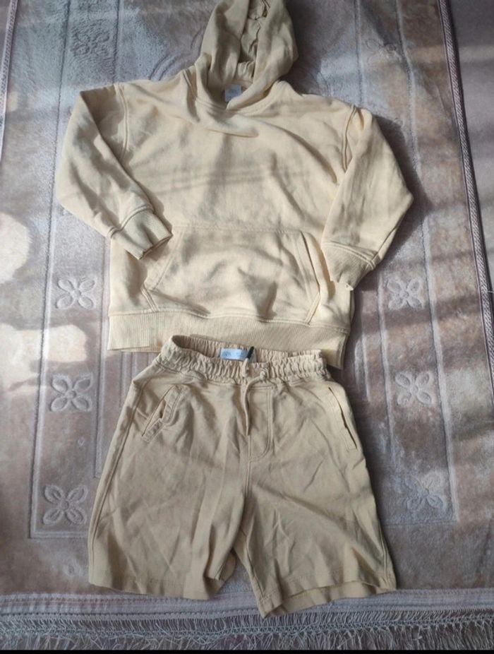 Ensemble Zara Garçon Taille 7 Ans - Hoodie + Short - photo numéro 2