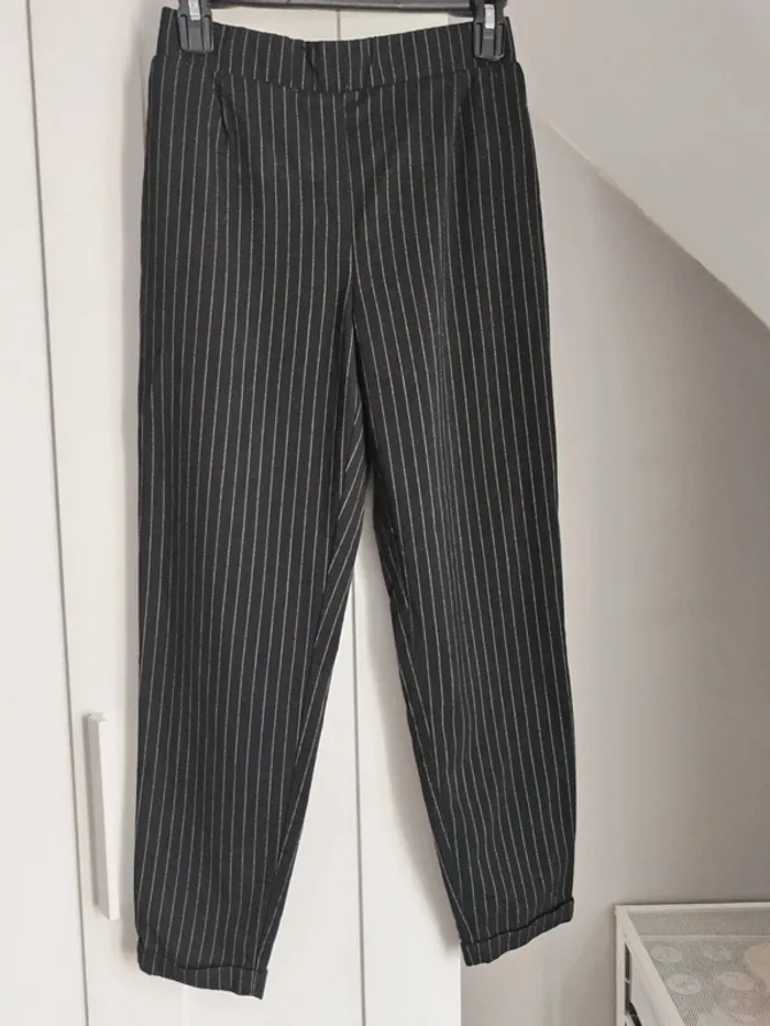 Pantalon de tailleur noir à rayures grises/blanches