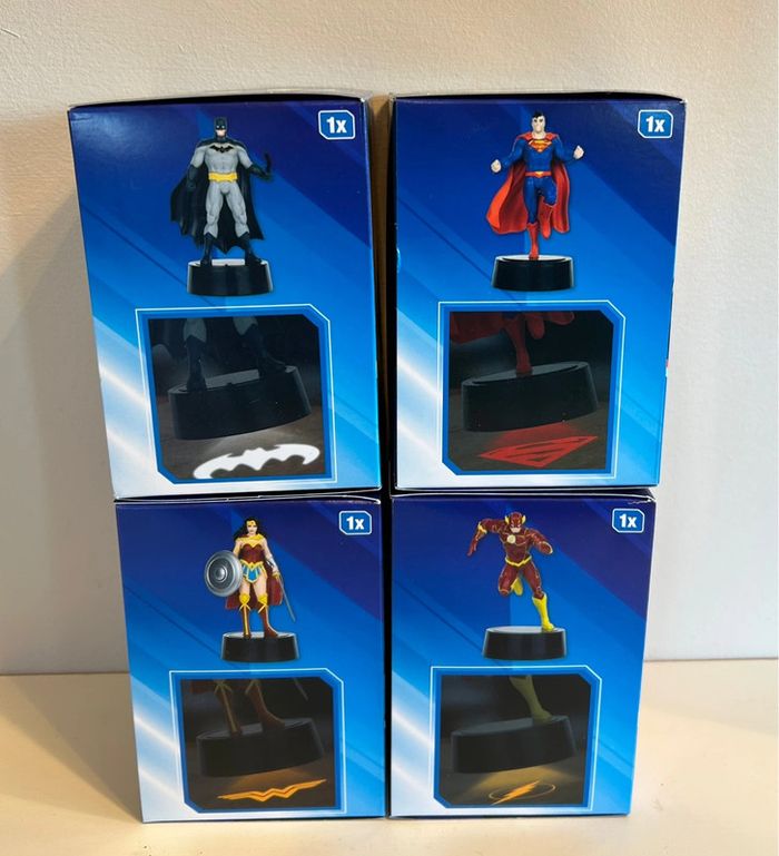 DC Justice League Pack 4 Figurines : Batman, flash, Wonder Woman & superman (neuf ) - photo numéro 12