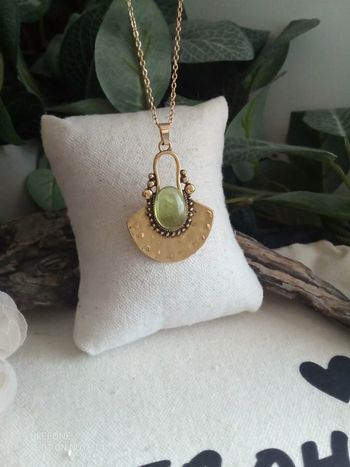 Collier pendentif en péridot pierre naturelle
