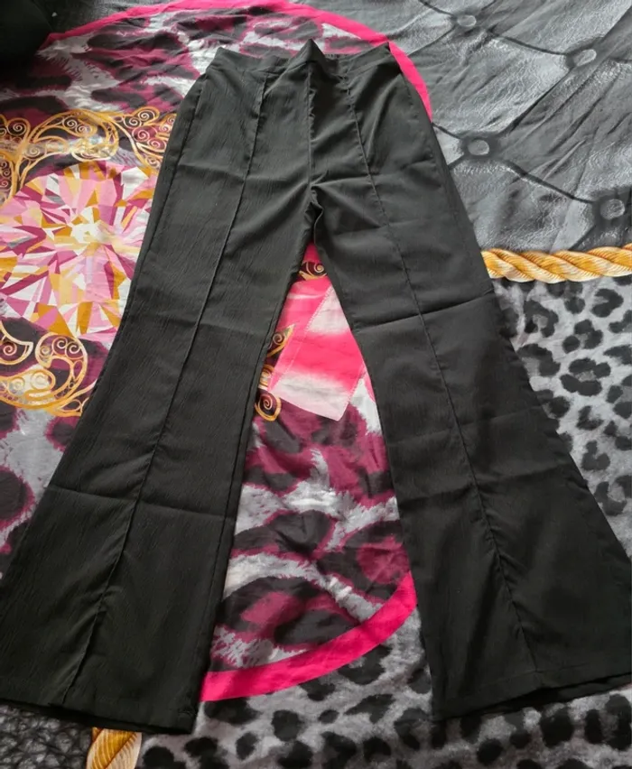 Pantalon noir - photo numéro 2