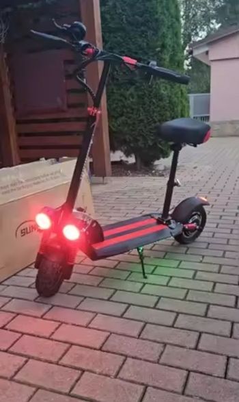 Siège démontable  débridée 45 km/h 1500 watt 90km d'autonomie neuve Première main