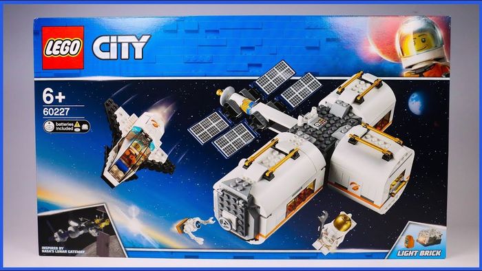 LEGO 60227 STATION SPATIALE LUNAIRE CITY NEUF