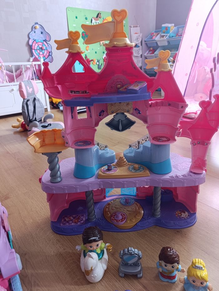 Lot tut tut les copains avec château de princesse - photo numéro 5