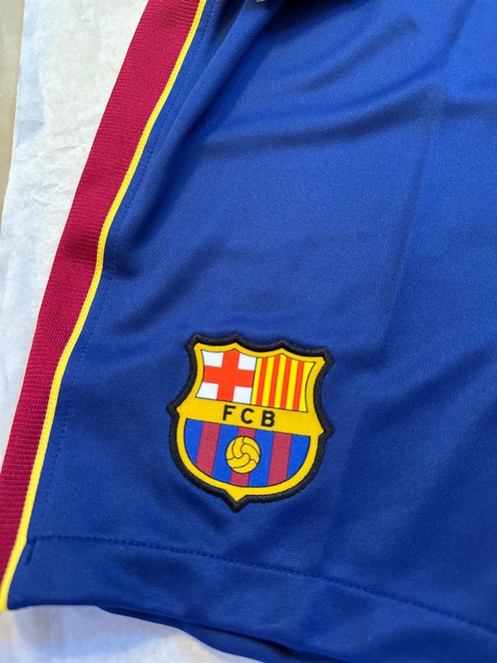Short de foot Nike équipe FC Barcelone avec chaussettes taille 10/12 ans authentique neuf - photo numéro 6