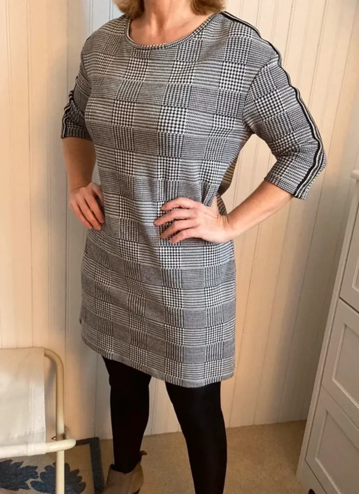 Robe motifs pied-de-poule - photo numéro 6
