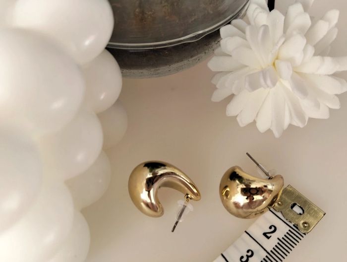 Paire de créole goutte dorée en acier inoxydable - photo numéro 8