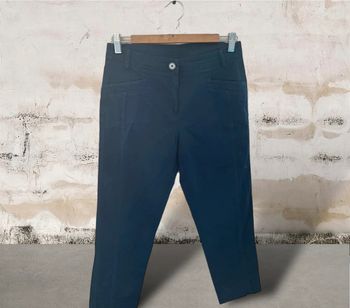 Pantacourt léger bleu marine taille 40