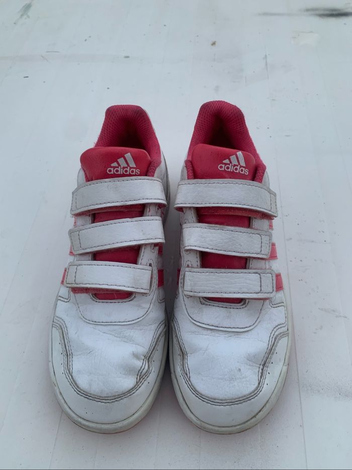 Paire de chaussures - photo numéro 2