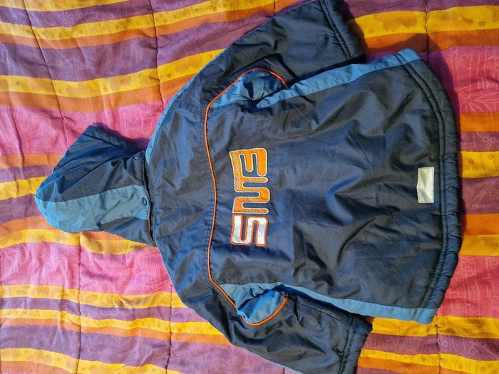 Petit blouson imperméable à capuche amovible - photo numéro 2