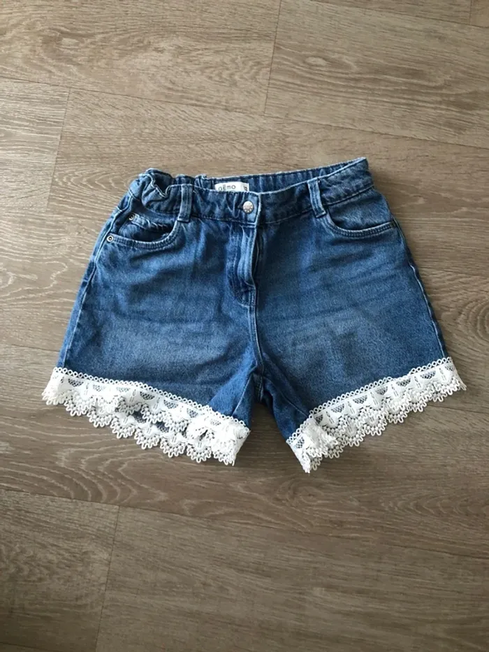 Short Gemo taille 12 ans excellent état