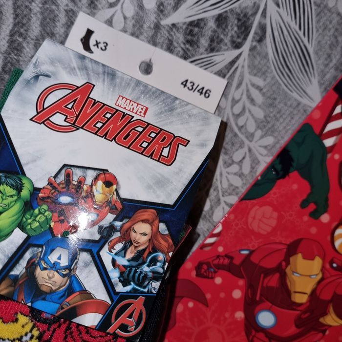 lot de 3 paires de chaussettes Marvel Avengers NOËL taille 43 / 46 🎄 neuf 🎄 idée kdo NOËL 🎄 - photo numéro 2