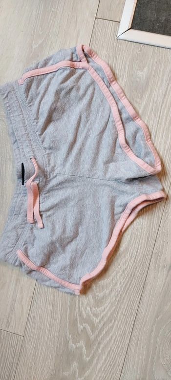 Short très court gris, bord rose, Atmosphère, taille 34 (12/14 ans)