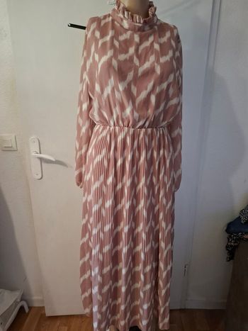 Robe Longue taille 36/38 en tres bon etat 