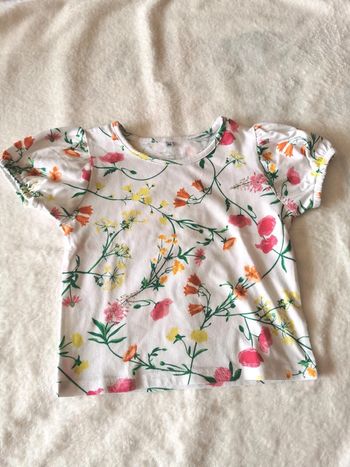 Tee-shirt fleuri