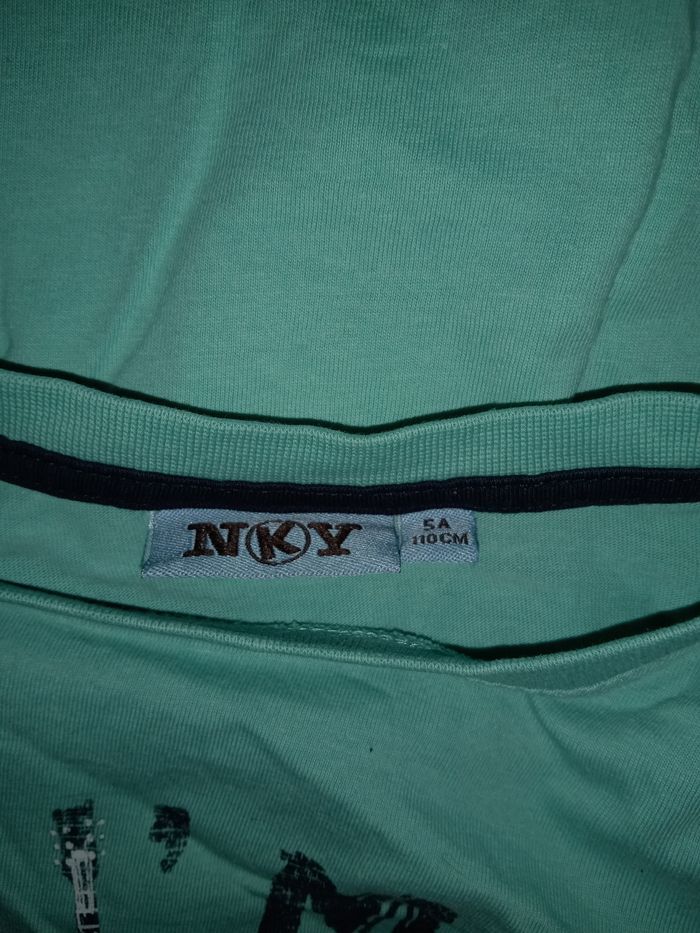 Tee shirt nky taille 5 ans - photo numéro 3