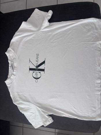 tee-shirt court 
