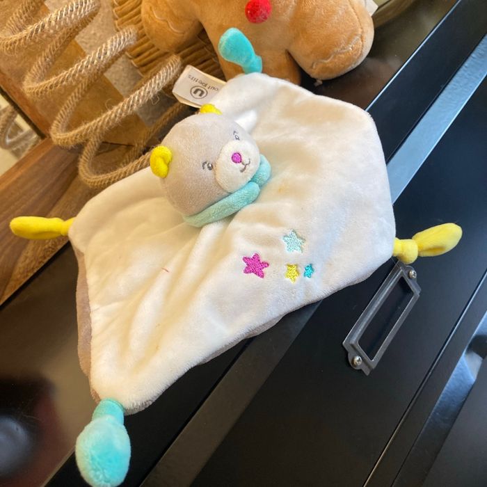 Doudou ours couleur jaune et bleue - photo numéro 4