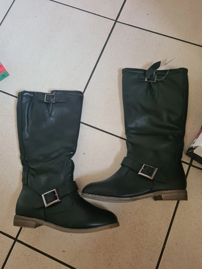 Bottes neuves pointure 37 - photo numéro 2