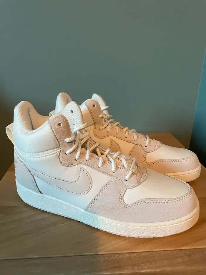 Nike borough taille 40,5 - photo numéro 3