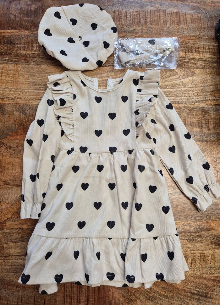 Belle Robe 4 ans 104cm avec chapeau - photo numéro 4