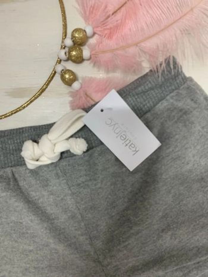 Short fille (neuf) Taille 6-7ans - photo numéro 2