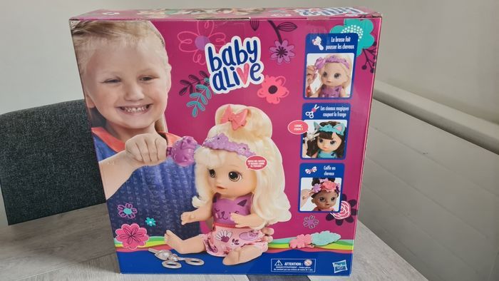 Poupon BABY ALIVE Coiffure Magique. - photo numéro 2