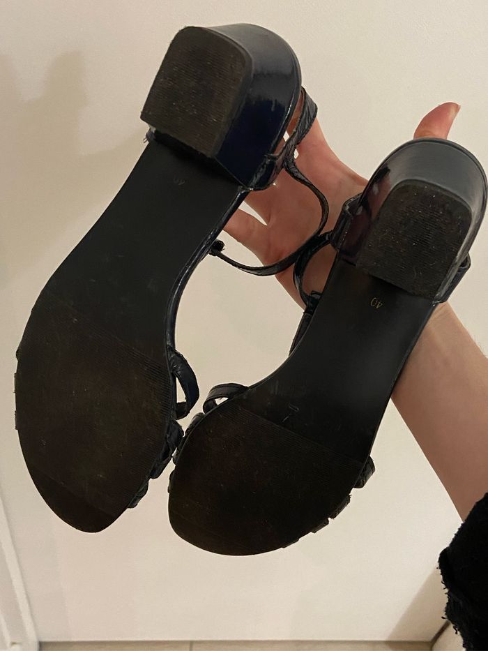 Sandales vernies très bon état - photo numéro 4