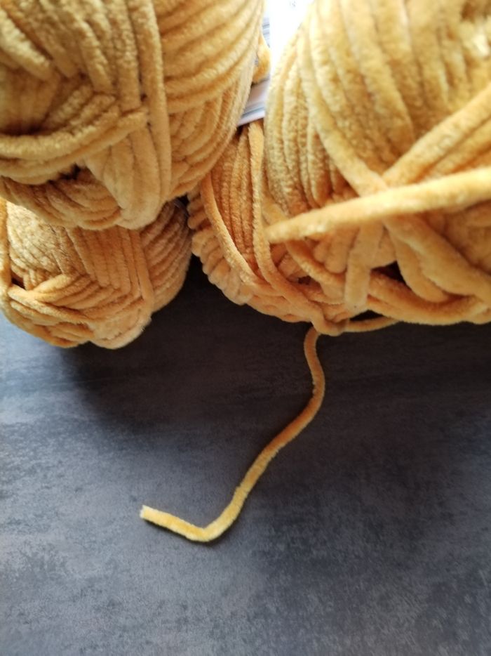 Lot de 5 pelotes Laine couleur moutarde - photo numéro 5