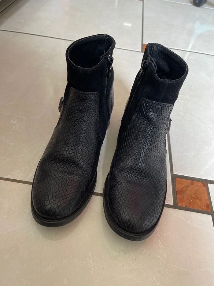 Bottines effet crocodile