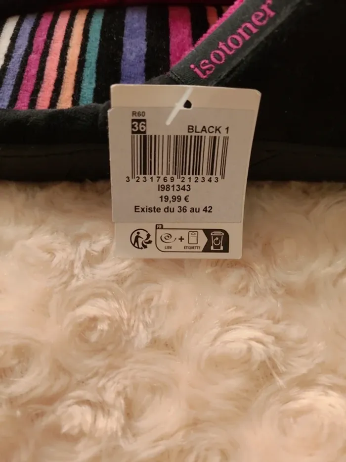 Pantoufle femme isotoner Taille 36 NEUVE - photo numéro 3
