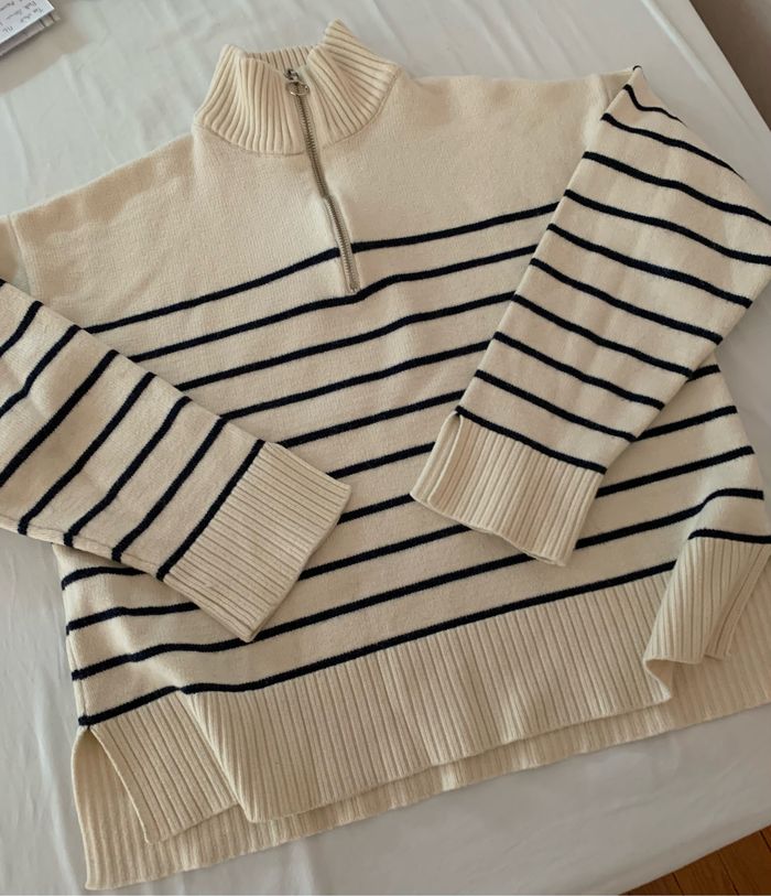 Pull rayé beige et bleu - photo numéro 2