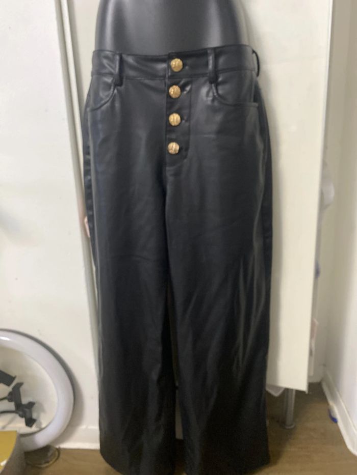 Pantalon habillé . similicuir. Zara, femme, taille S. - photo numéro 2