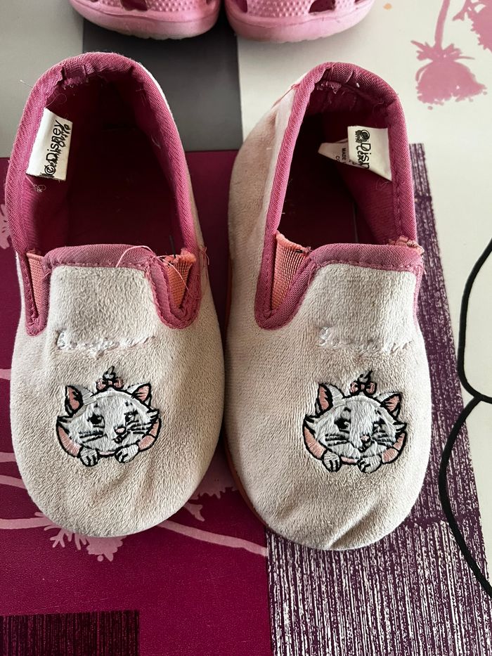 LOT DE CHAUSSURES ET CHAUSSONS FILLE TAILLE 26 A 28 - photo numéro 8