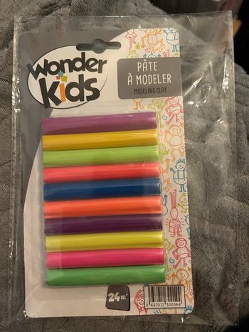 10 bâtons de pâte à modeler fluo