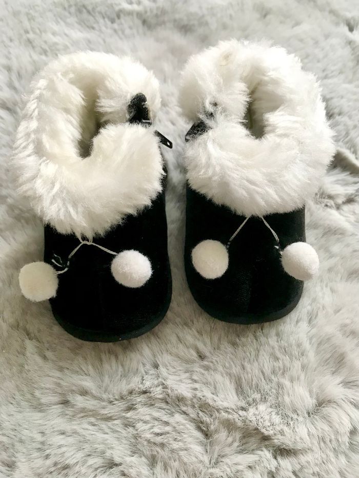 Chaussons velours noir 17 (Pat & Ripaton)