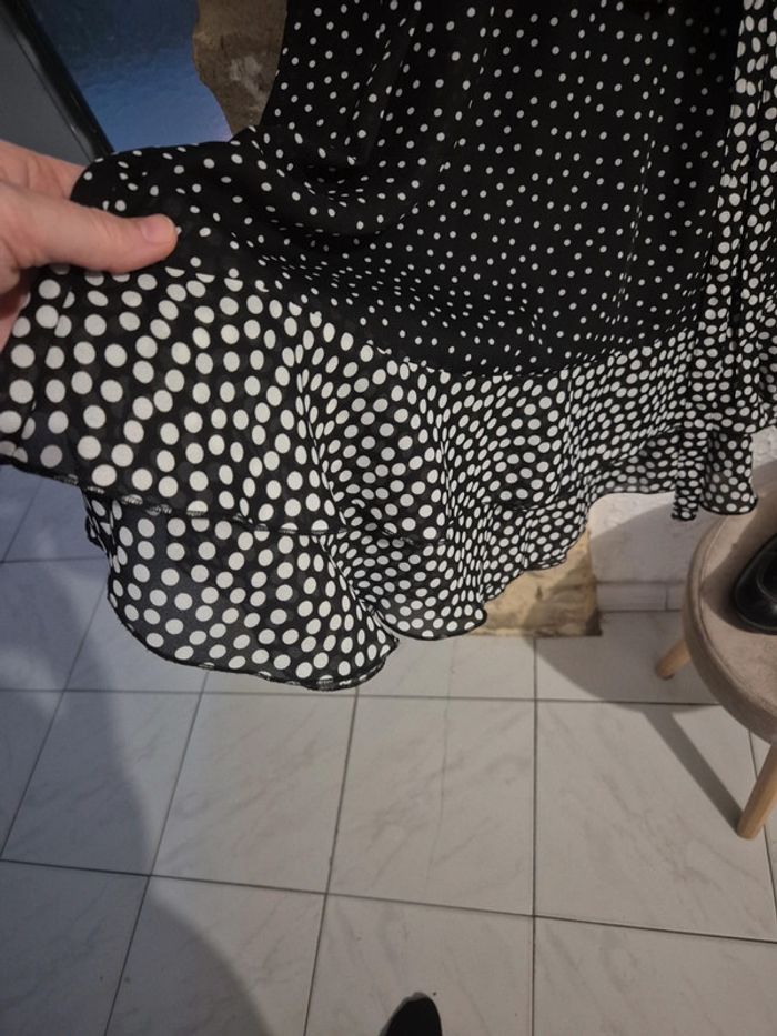 Magnifique robe mi-longue à pois col cache cœur avec dentelle noir et blanc taille 46 - photo numéro 6