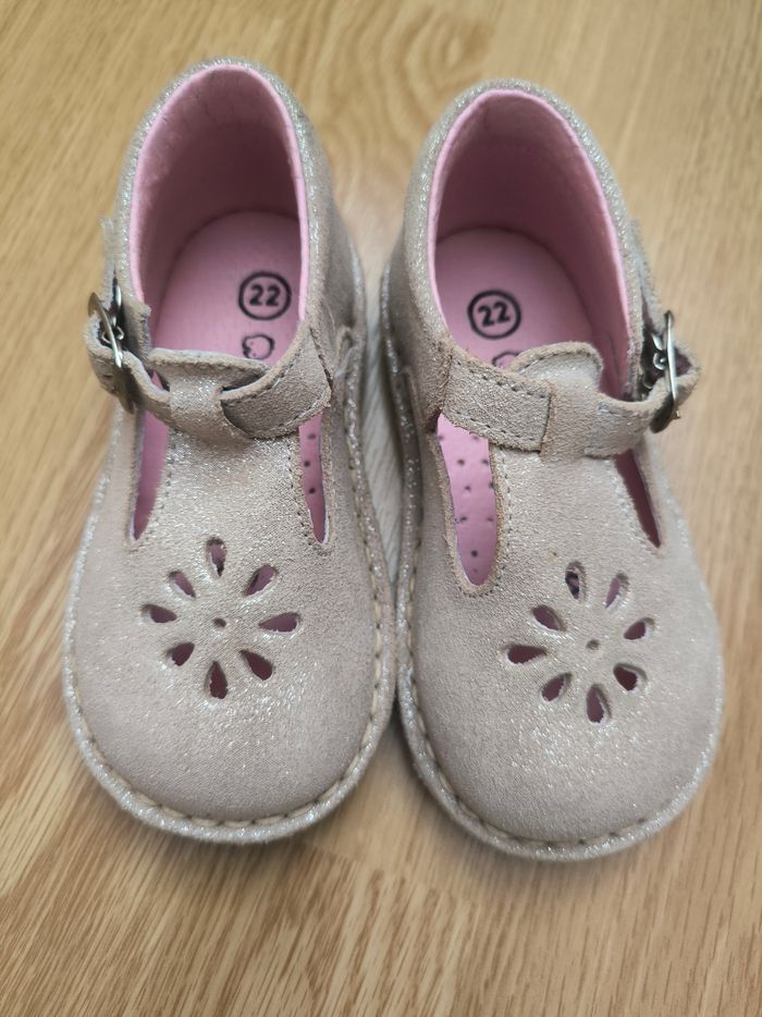 5 paires de chaussures neuves tailles 21 et 22 - photo numéro 5