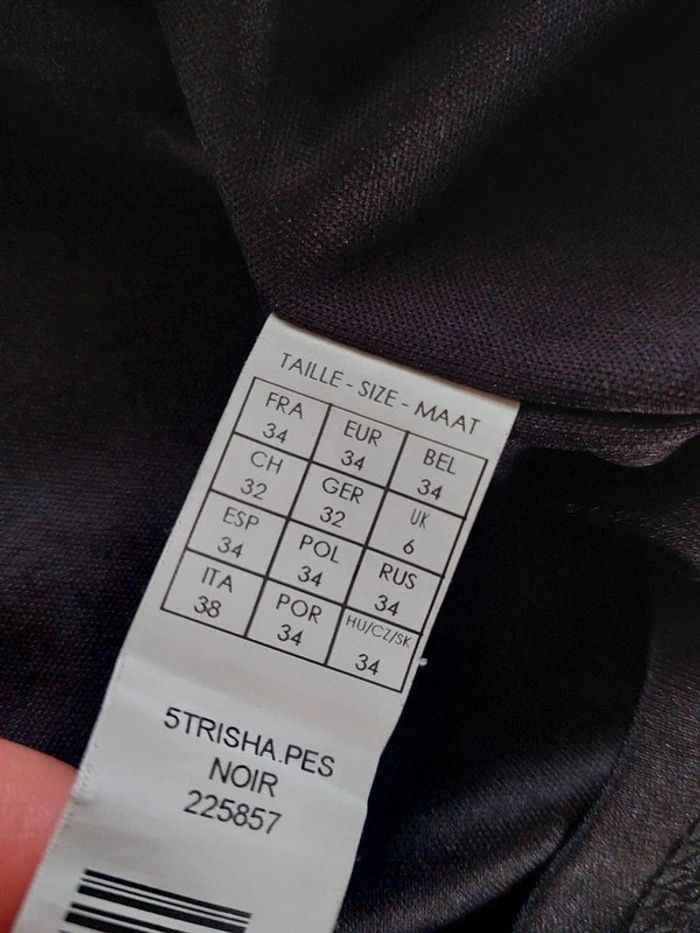 Robe noir taille - photo numéro 5