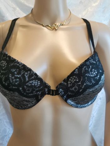 Lot de 2 soutien-gorge. 90 C. Unik