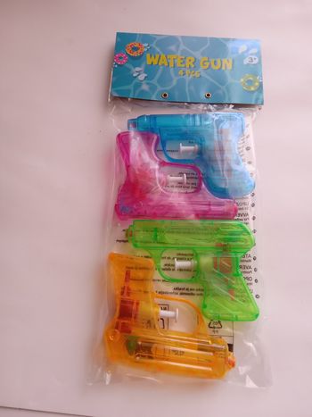 4 pistolets à eau enfants 
