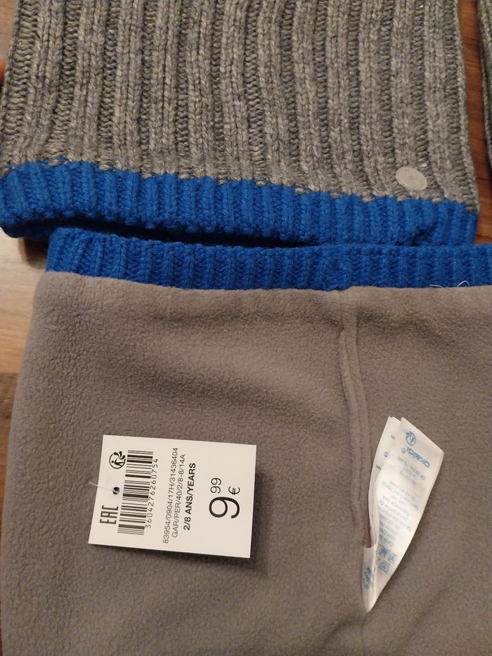 Cache cou garçon - photo numéro 2