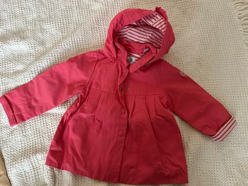 Trench Okaidi taille 23 mois