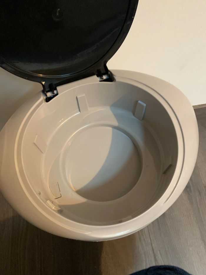 Poubelle à couches - photo numéro 3