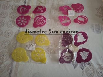 lot de pochoirs à patisserie